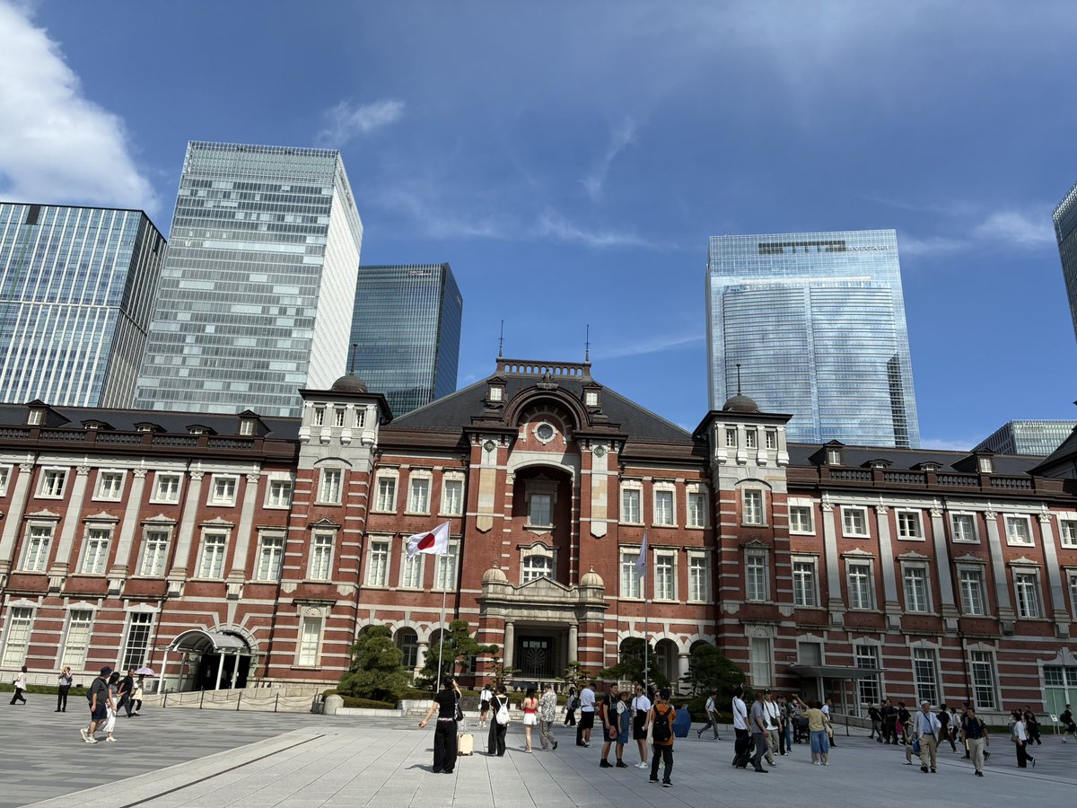 shoelessJoeJ's tweet photo. いつかガイドツアーに参加してみたい東京駅 https://t.co/hpM8xS95zU