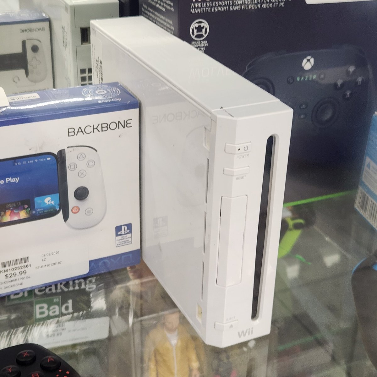 SwirlToransendo's tweet photo. This was a find if I've ever seen one.
The pawn shop nearby had a Wii for $80. Thinking I might pick it up sometime and do some homebrewery on it. What do we think? https://t.co/O6l9fX87id