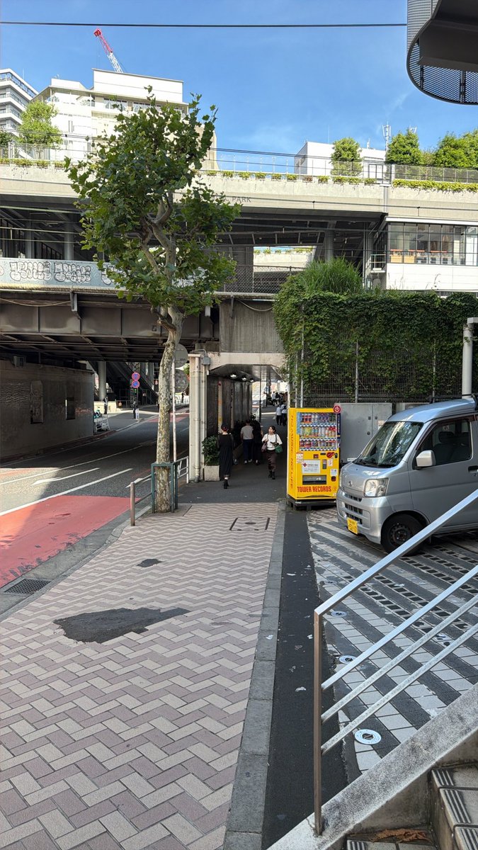 aaammmi7's tweet photo. @tr______s2 申し訳ありません駐車場が見当たらず、高架下付近におります。 https://t.co/3HNFSiCdUj