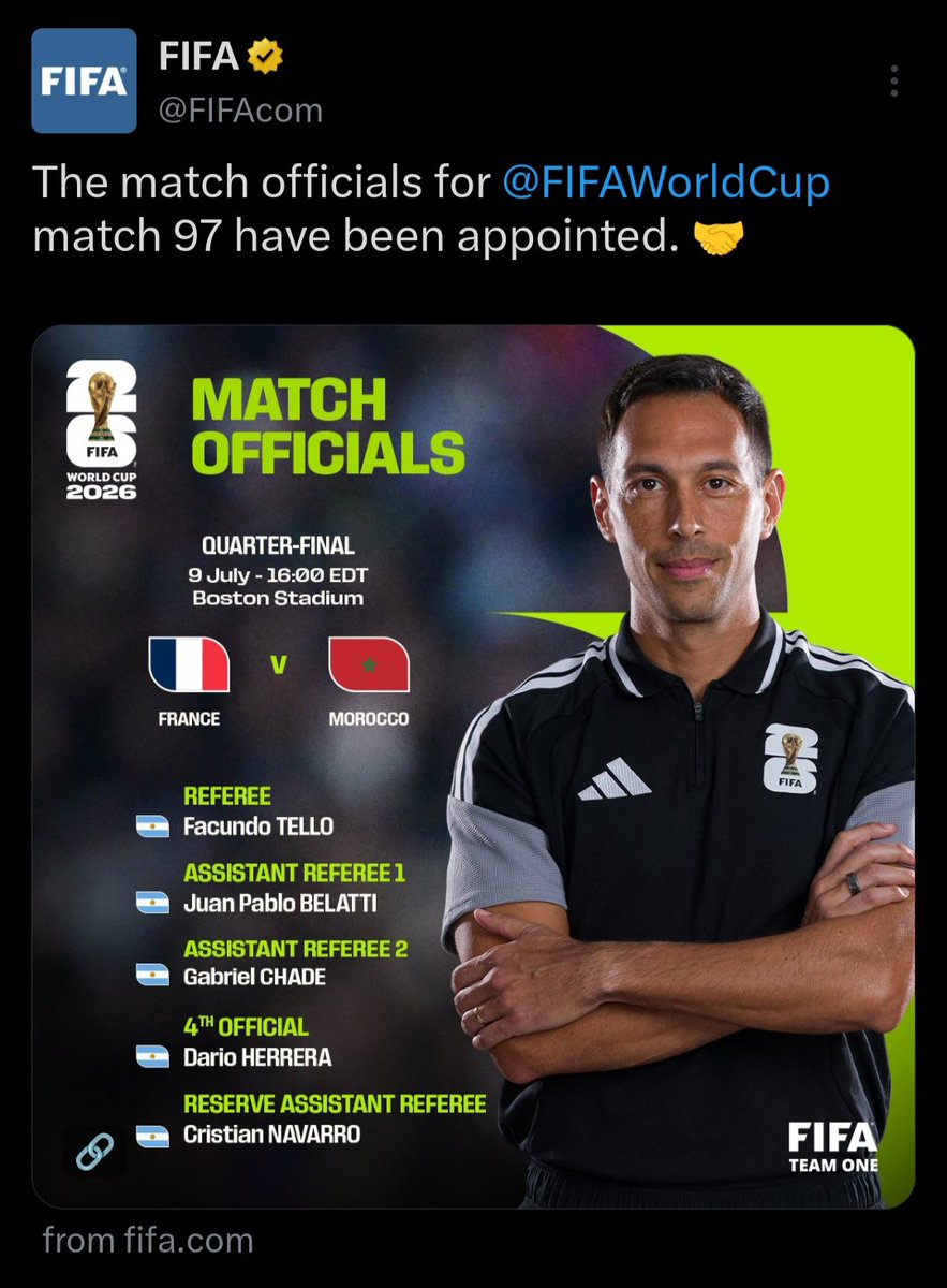 panditfootball's tweet photo. FIFA telah mengumumkan perangkat pertandingan untuk laga perempat final, Prancis vs Maroko. Lima orang yang akan bertugas seluruhnya dari Argentina, termasuk wasit utama, Facundo Tello.

Hal ini menjadi sorotan publik karena faktanya, Prancis dan Argentina adalah rival utama yang diprediksi akan bertemu lagi di final seperti pada 2022. Publik pun bertanya-tanya, "Kenapa wasit Argentina dipilih untuk laga Prancis?"

Well, menarik ditunggu siapa dan dari negara mana saja perangkat pertandingan Argentina vs Swiss. Biar seru, harusnya sih semua dari Prancis, ya? 

Eh tapi, wasit Argentina vs Mesir kan dari Prancis juga. Hmm... Jadi, apakah publik memang sudah nggak sepercaya itu sampai lupa kalau François Letexier itu asal Prancis. 🤔