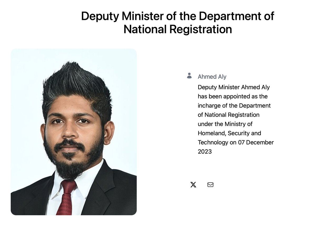 mauman707's tweet photo. The person who signed and witnessed on by behalf @Ahm3dAly , is the in charge of Department of National Registration. 

If it were any properly functioning country, they’ll not be able to continue public duty but hey, it was just for the pizza right? Sigh … https://t.co/R5QpNcq4bM
