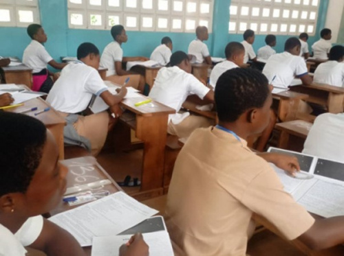 TogoOfficiel's tweet photo. BAC 2026 : les résultats disponibles le 9 juillet https://t.co/nByQF99gaw https://t.co/5BoZTvXPUy