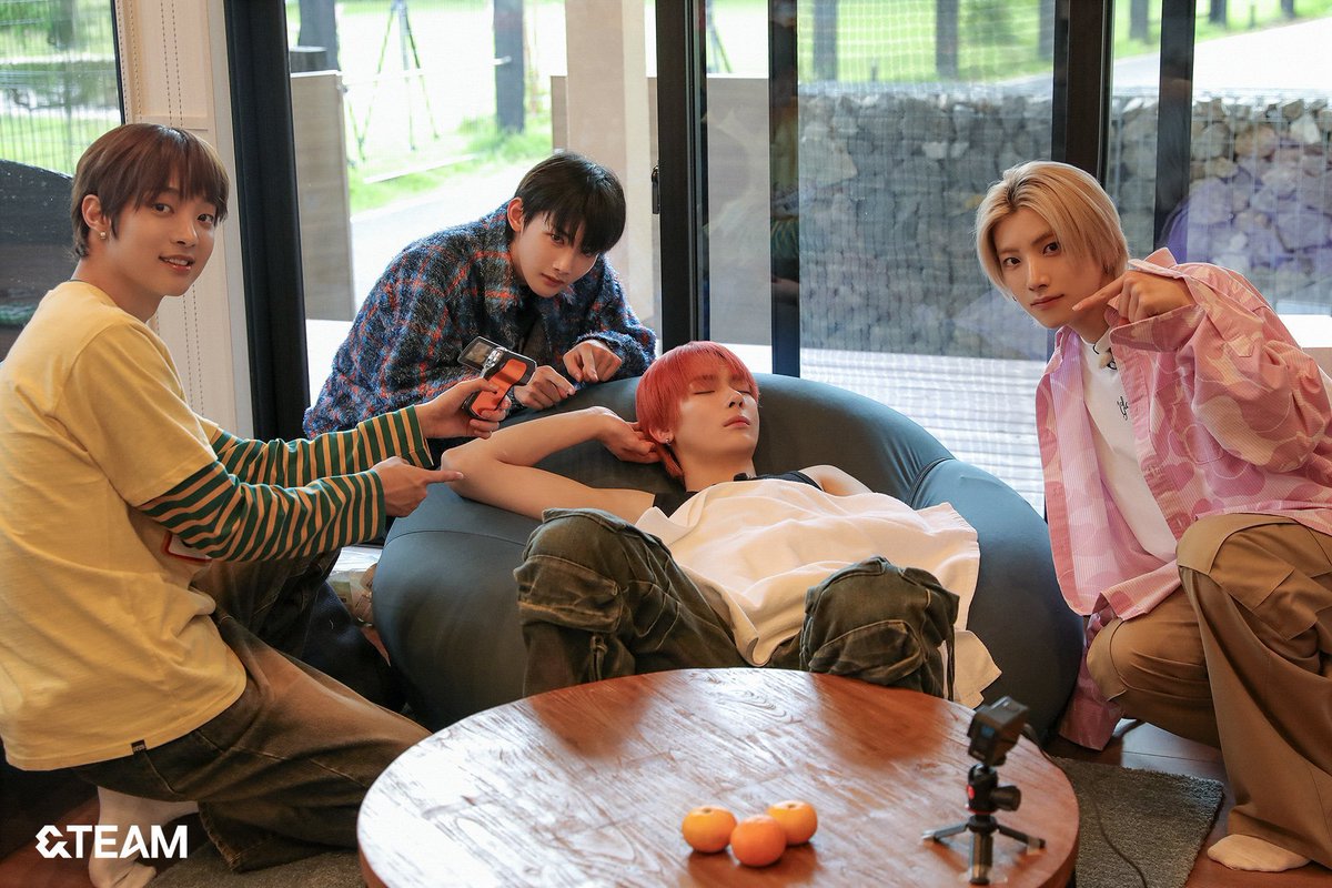 nico_polyphenol's tweet photo. D-1
ニコラスの魅力🍓

長文大語りヲタクです( ･ᴗ･̥ ) 

私から見たニコラスはね、裏表がなくて人も動物も分け隔てなく接し、生きとし生けるものと自然に共存しているような空気を纏ってる　どこまでも澄んでいて、捻くれたところがない

でも、→

#A_Week_With_Nicholas_2026 #HAPPY_NICHOLAS_DAY https://t.co/SRMxk4ygUI