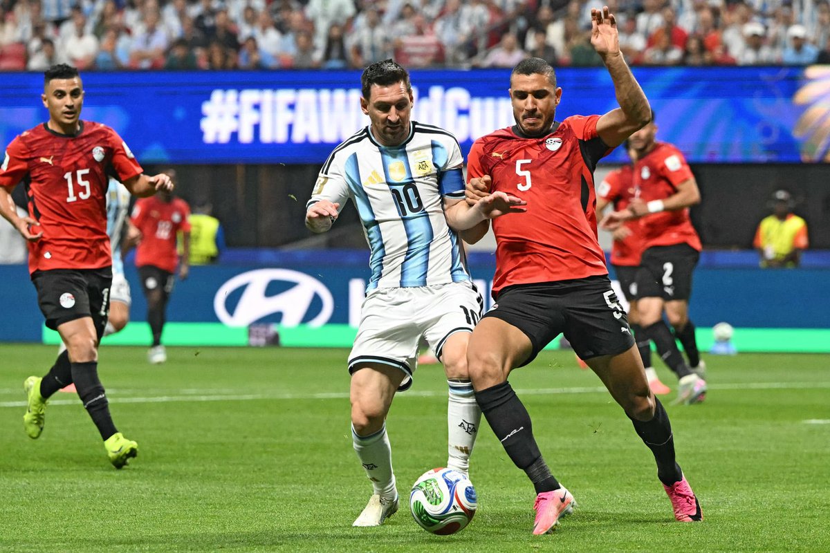 جدل التحكيم في مباراة الأرجنتين: الاتحاد المصري يعلق على اللقطة المثيرة