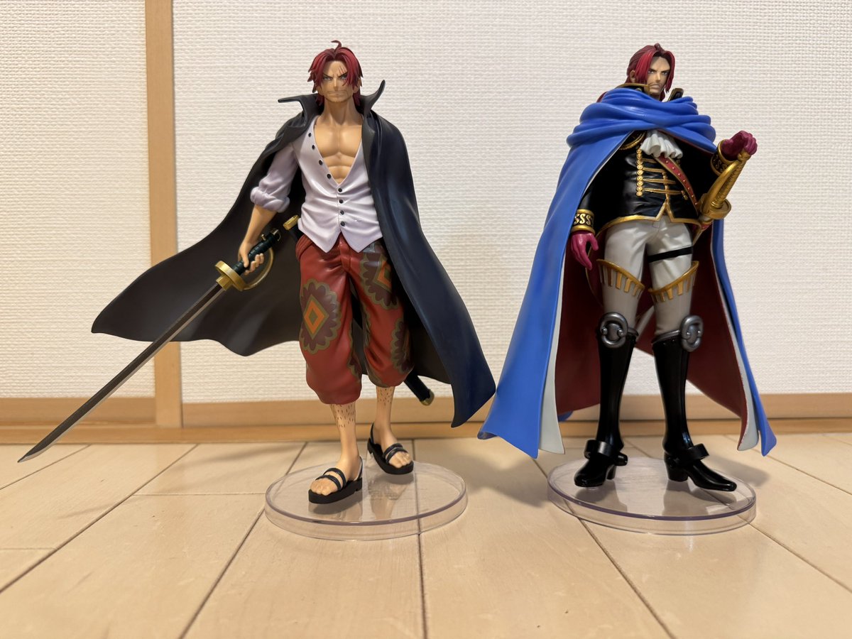 B4Maple's tweet photo. 世界政府は開封しない！ってポリシーできてたけど、並べたくてシャムロック開封してしまった😅

#一番くじ
#四皇シャンクス
#神の騎士団シャムロック https://t.co/lqhIZeCn62