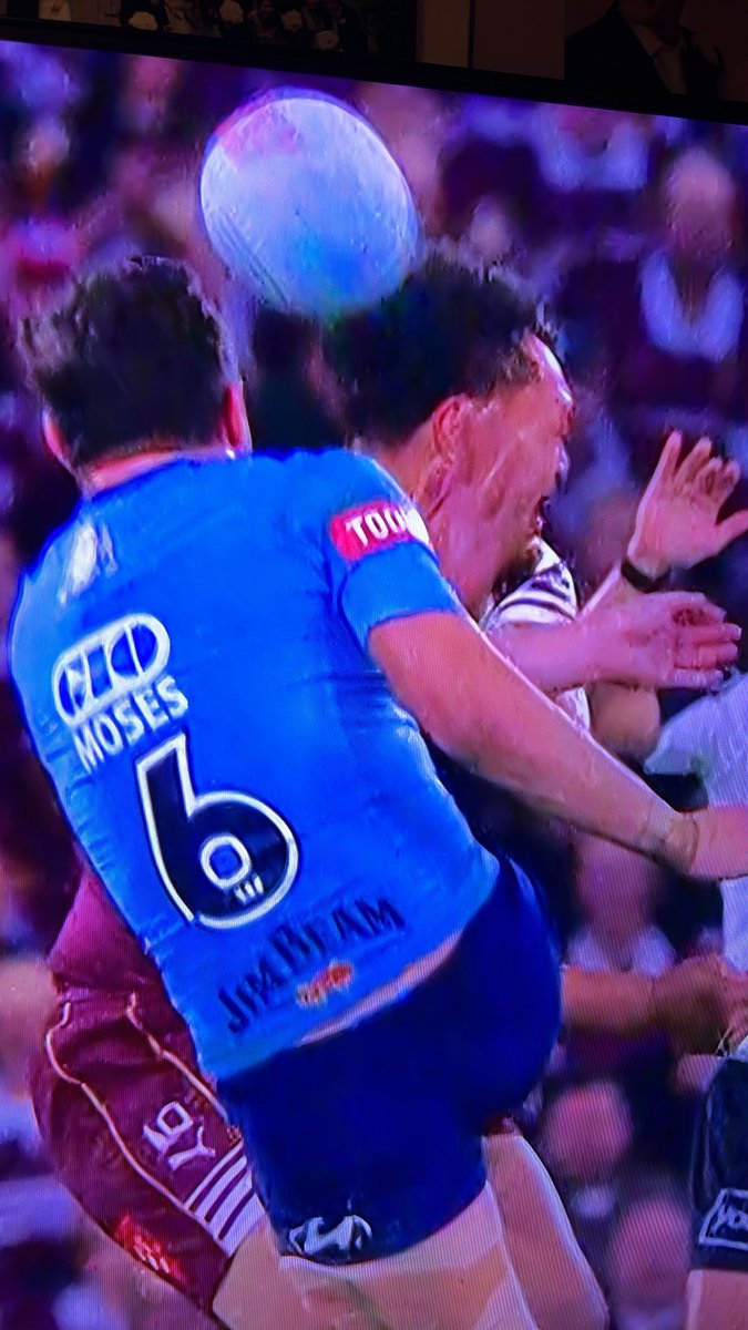 Tisssooo's tweet photo. In the head!! It’s a falcon!!! #origin #stateoforigin https://t.co/ZCklIiWPs6