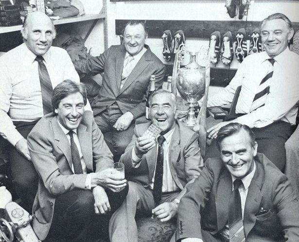 Davolaar's tweet photo. Remembering Tom Saunders, who sadly passed away On this Day in 2001.
A Boot Room original who played a massive part in our rise and success.🙏❤️ https://t.co/zT4sH1RrtL