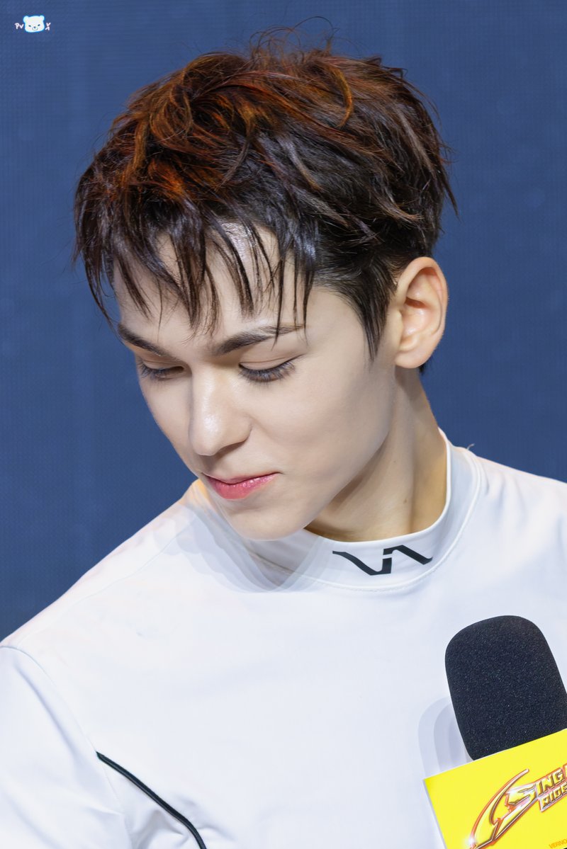 v_vPsycheros_v's tweet photo. 260705 V8 SPECIAL FAN PARTY

🥹

#한솔 #버논 #최 #Hansol #Vernon #Chwe https://t.co/omvBNvHv34