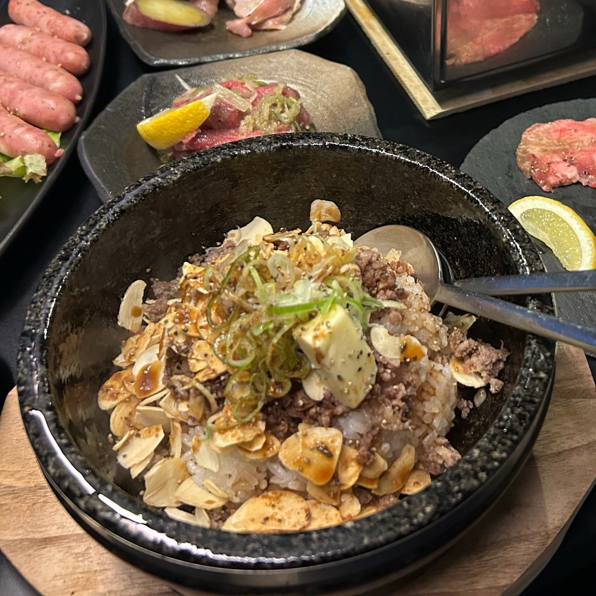usaaa__q's tweet photo. 彼女とよく行く焼肉屋さん
今日はおひとり様焼肉です🥩🔥
イカはマストでいつも頼みます写真は撮り忘れました🦑 https://t.co/4Ig91yMo3i