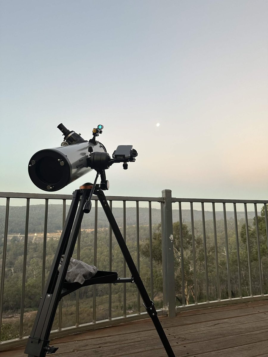 SilverOwlAstro's tweet photo. 🔹 Mundaring Weir, Perth. WA. 

Simple setup, unbelievably clear skies. 

#Astronomy #Astro #Moon https://t.co/gF6ebTNNX7