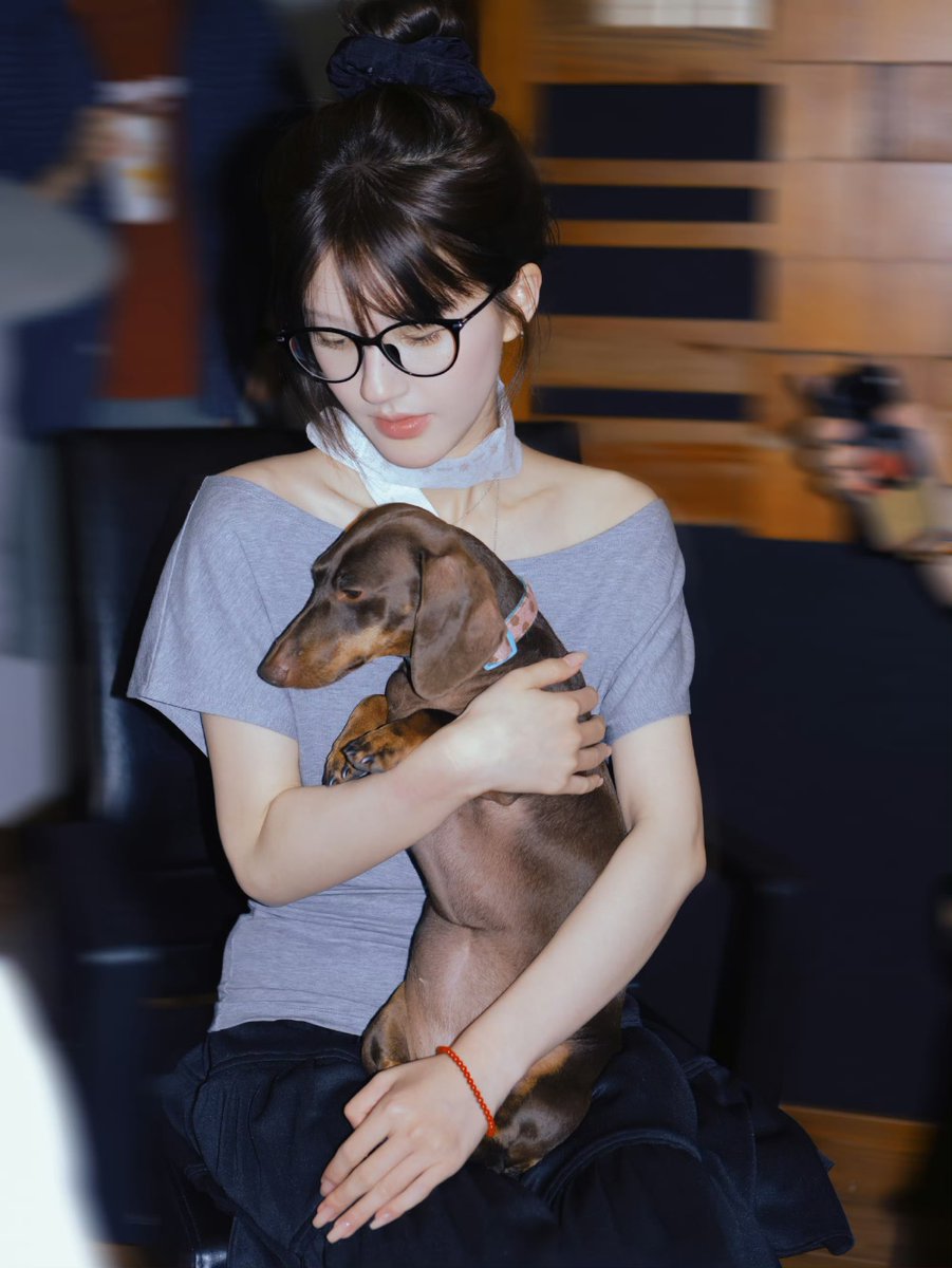 zhaolusi_intl's tweet photo. [📸 ] 070826 #ZHAOLUSI #赵露思          
Rosy_Melody1109 IG Update   

“By the side of Rosy, and a little puppy by ours - together we unlock this new song 🐾.”    

🔗 https://t.co/M3AuYxqxeg

#RosyZhao #조로사 #จ้าวลู่ซือ https://t.co/YTxfHvkrnI