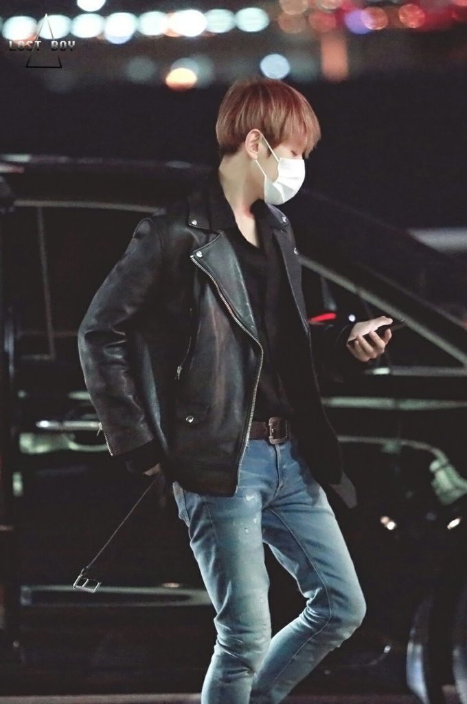luvbh_04's tweet photo. ㄹㅈㄷ공항룩은이때임
걸어다니는꼴림의대명사수준이고 아제발힘드니까그만해주세요오오오……소리자동으로나오게함 사진만봣는데침넘어간다 평생이런옷만입어주심안되나? https://t.co/W6dysmKtQZ