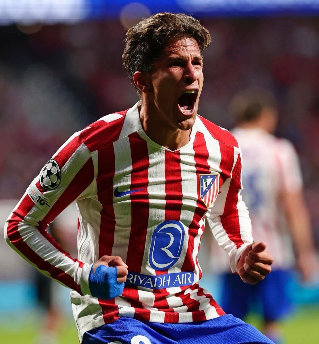 Tobs_fc's tweet photo. Giuliano Simeone is benching Molina for club while Molina is benching Simeone for country. 

Argentina doesn’t care about form. You have to be extra mad to earn your spot. 😭 https://t.co/OrwwmLTIt6