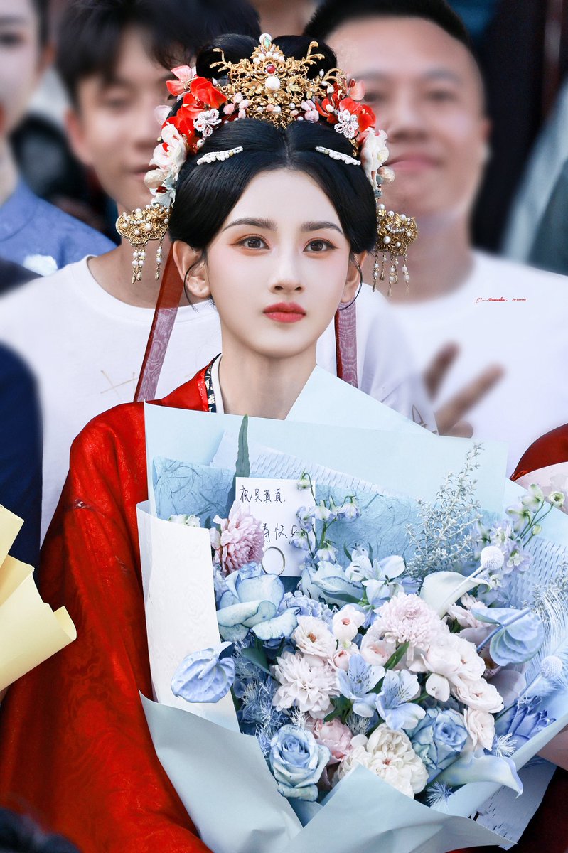 joxwox's tweet photo. 사궁령 杀青快乐 🫰🏻

#宋祖儿 #孙凡清 #lareina #songzuer https://t.co/qodBfJZHge