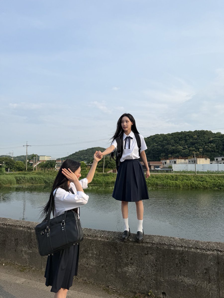 subincats2's tweet photo. 손크기차이 개적폐라 어이가없네(외면) https://t.co/pOiM56Jszo