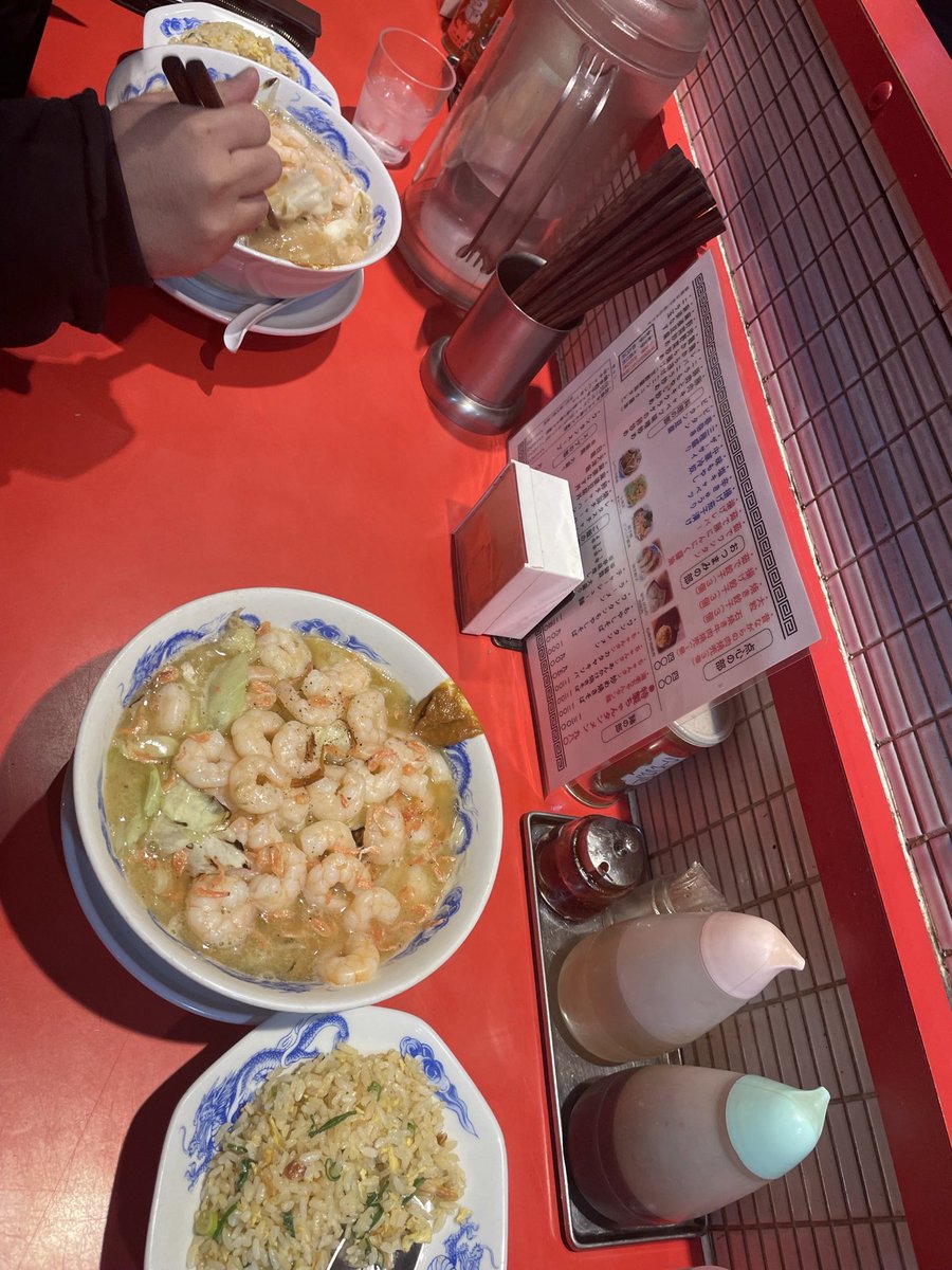 smaririn1986's tweet photo. 恵比寿 大龍軒
恵比寿駅/中華料理
やみつきミツキルリ
アコライブ帰りに寄ったお店　
名物海老ちゃんタン麺＋チャーハン
海老好きの私はドストライク
チャーハンはやや甘めの醤油ベース
大島さん家のアコライブ後は一択
オススメ度🦐🦐🦐🦐
#大島さん家のアコライブ
#恵比寿大龍軒
#ミツキルリ https://t.co/zLUXsCvAoE