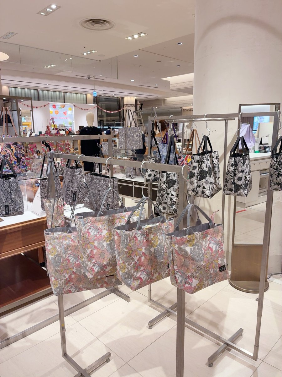 PrintReco23513's tweet photo. 西宮阪急2階でPOPUP開催中です✨

たくさんの柄をご用意してお待ちしております。
お気に入りの一点を見つけていただけたら嬉しいです😊

📍西宮阪急2階
📅7/8〜7/14 https://t.co/1OyGL7s2uy