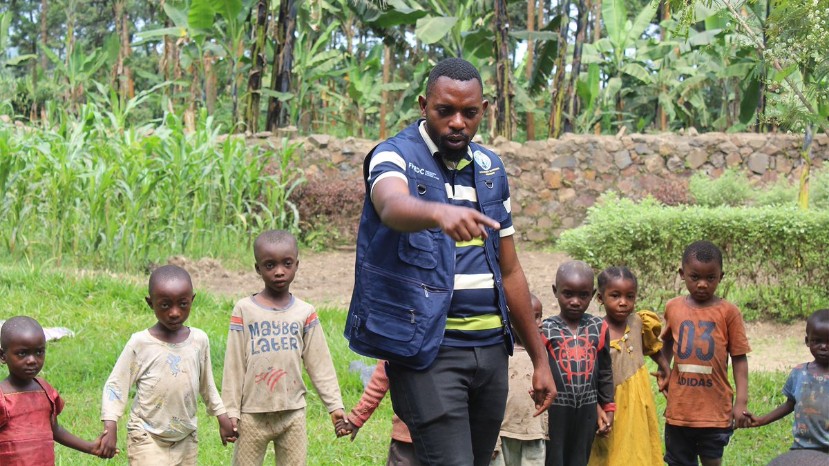 ongdpf1's tweet photo. Journée de l’Enfant Africain à Bweremana : la DPF renforce la nutrition et le bien-être des enfants à Masisi
https://t.co/GkWiRpeS4Q https://t.co/EQGyHPQ1Nu