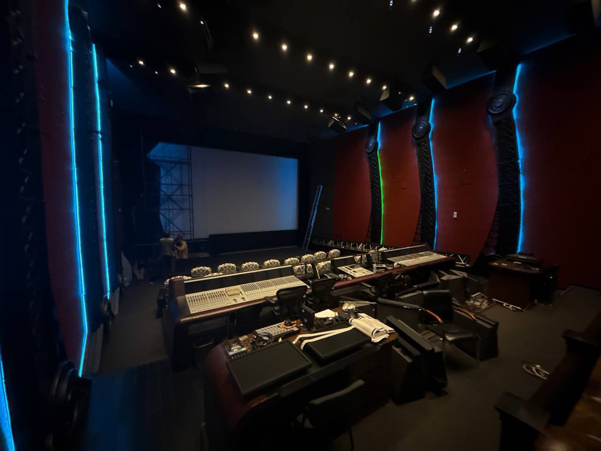 flexing_red's tweet photo. Well, this sucks. 
Anyone wanna buy us out? 
Only 50m, river view included https://t.co/8IOREPVBOv
