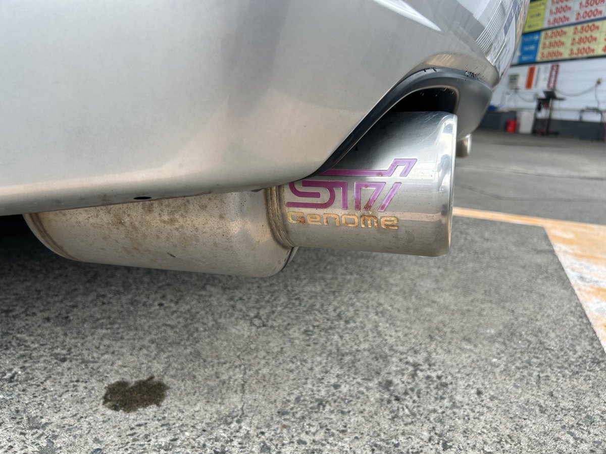 REXCarsofficial's tweet photo. 【総額99.8万円!!】
BLE 後期型(D型)
レガシィB4 3.0R スペックB
遂に念願のフラット6入りました!
音めちゃくちゃ気持ち良いです!STIゲノムマフラーが良いお仕事をしています。
定番のダッシュ割れはご愛嬌。
加速もEJとはまた違った感覚で面白いです。普通に速い。
#BLE
#EZ30 https://t.co/JsIu832lQS