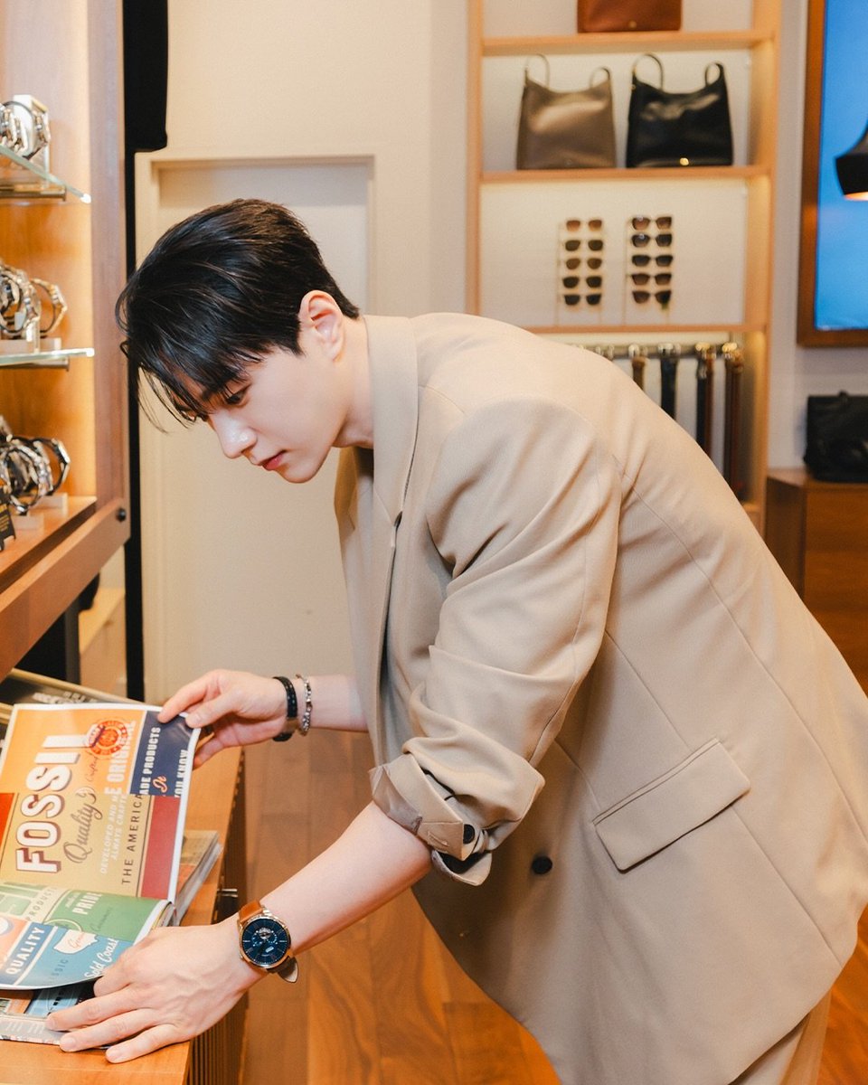 ovesmnl's tweet photo. 260708 Fossil Update with Myungsoo

(1/2)
🔗https://t.co/mfPsVrcwoF

#INFINITE #KimMyungsoo #Myungsoo #L #인피니트 #김명수 #명수 #엘 https://t.co/fW0NJpgTsn