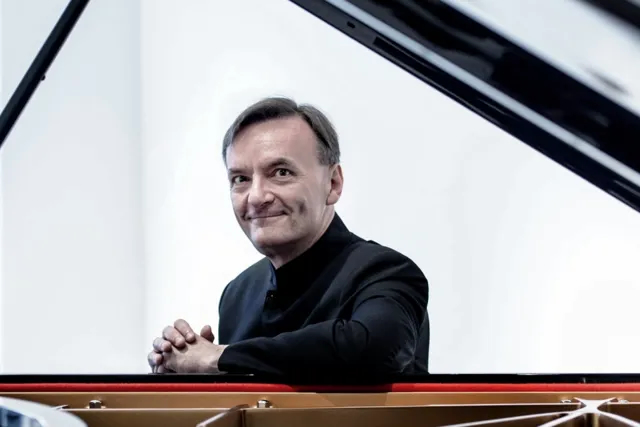 MeteorTutors's tweet photo. The Leeds International Piano Competition has announced Sir Stephen Hough as its new Artistic Director. He will also be Chair of the Jury in the 2027 competition.
Read more: https://t.co/NSdUTVdMcf
#SirStephenHough #ArtisticDirector #LeedsInternationalPianoCompetition #edtech https://t.co/OThzcF683C