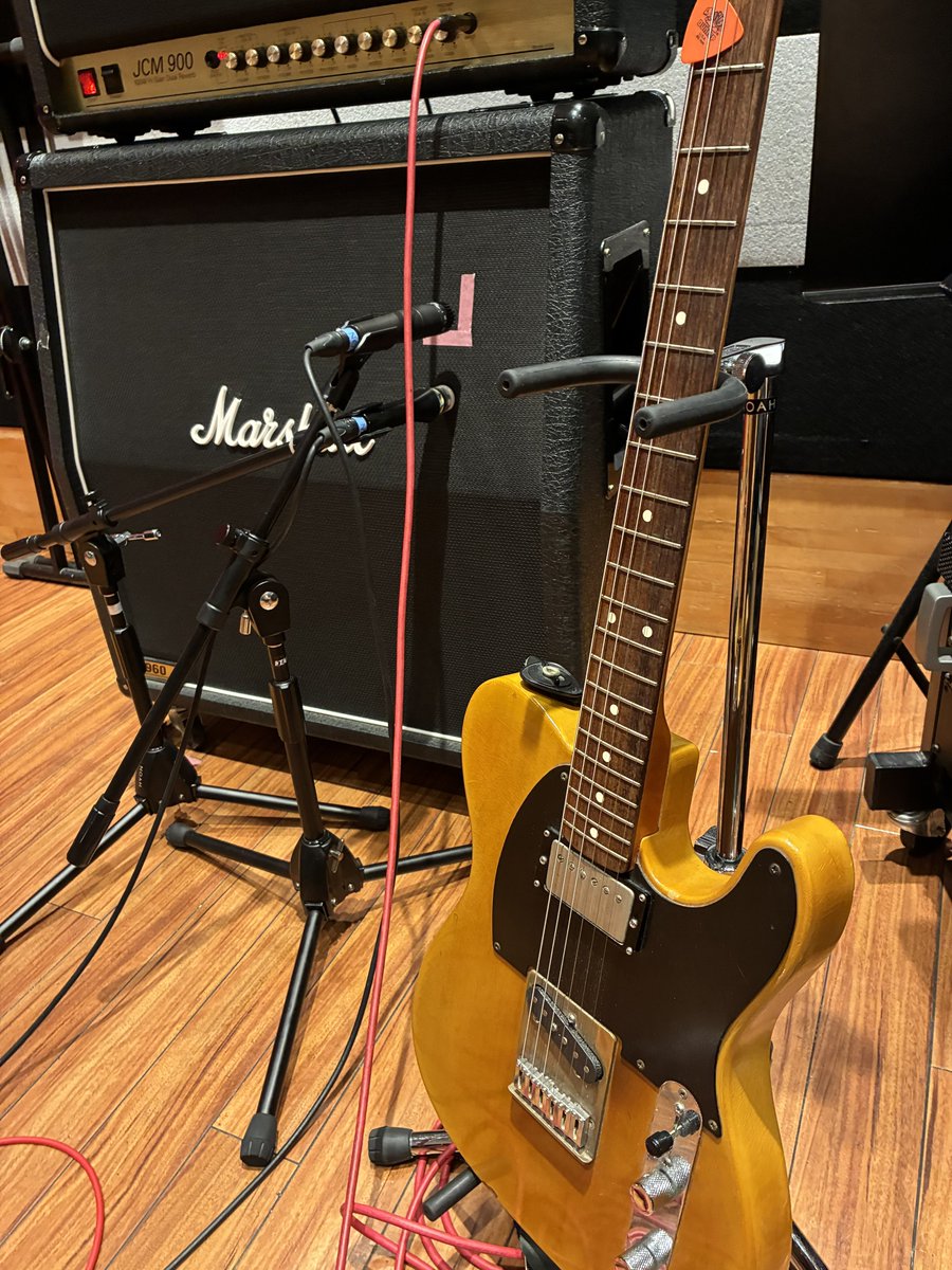 amada_tgm's tweet photo. 吉祥寺でギターレコーディング。
初めてのリアンプ！勉強になりました。
美舟でも建設的な話の応酬、めずらしい。
ウルトラかっこいい音源作るっしょ！ https://t.co/VdPd4Dnr89