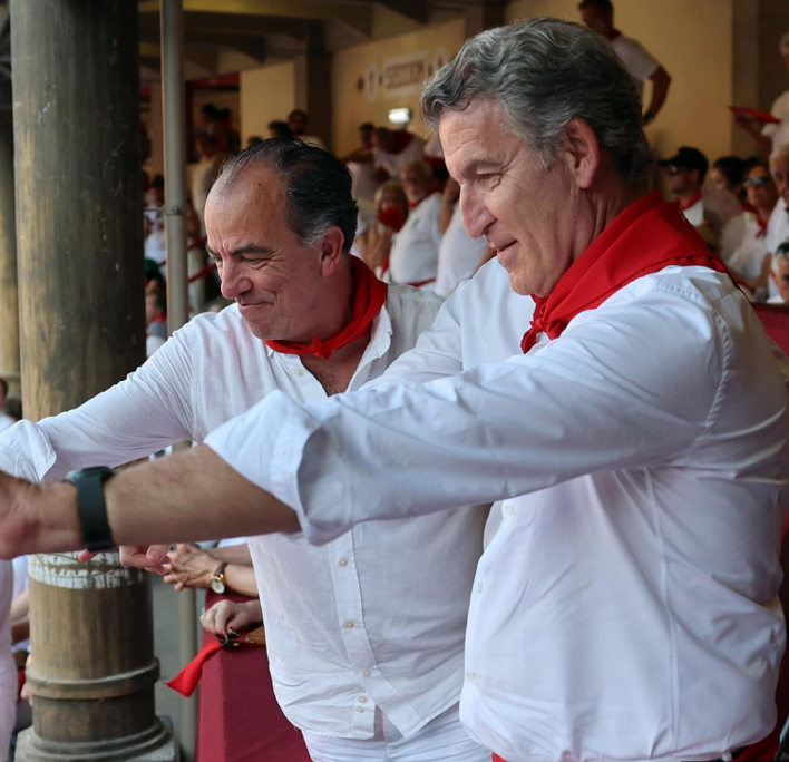 dsegoviaatienza's tweet photo. El del cáncer de las bajas laborales Feijóo, hoy día laborable se va a San Fermín con los dos traidores de la reforma laboral que dijeron PP corrupción y que se vendieron al PP.
Menuda panda de sinvergüenzas rastreros y caraduras. https://t.co/ft2jPLc1YK