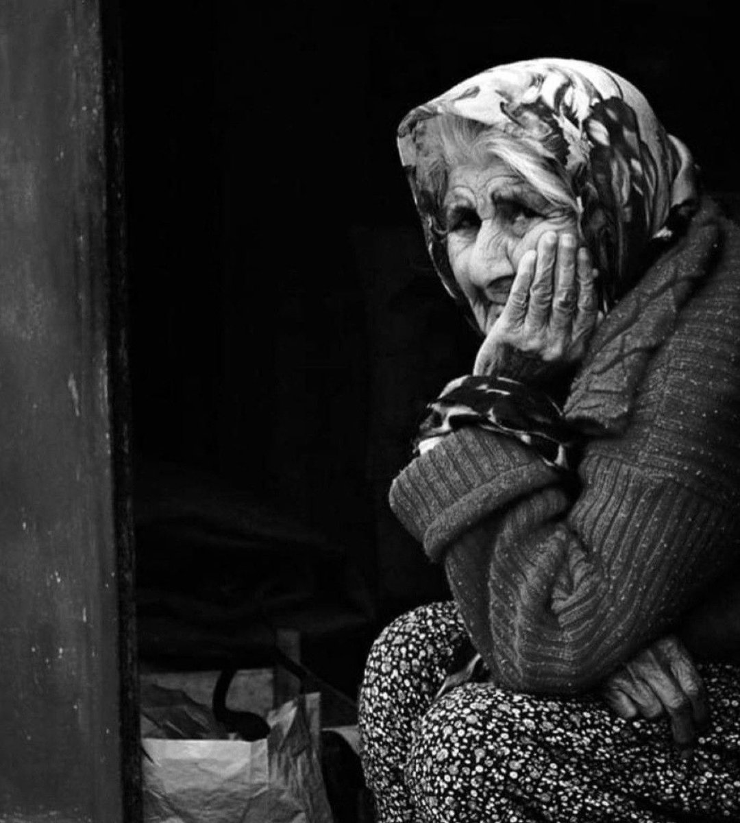 WordsnWisdom26's tweet photo. Do not use the sharpness of your tongue on the mother who taught you how to speak.

— Imam Ali https://t.co/yhR0pMkzFD
