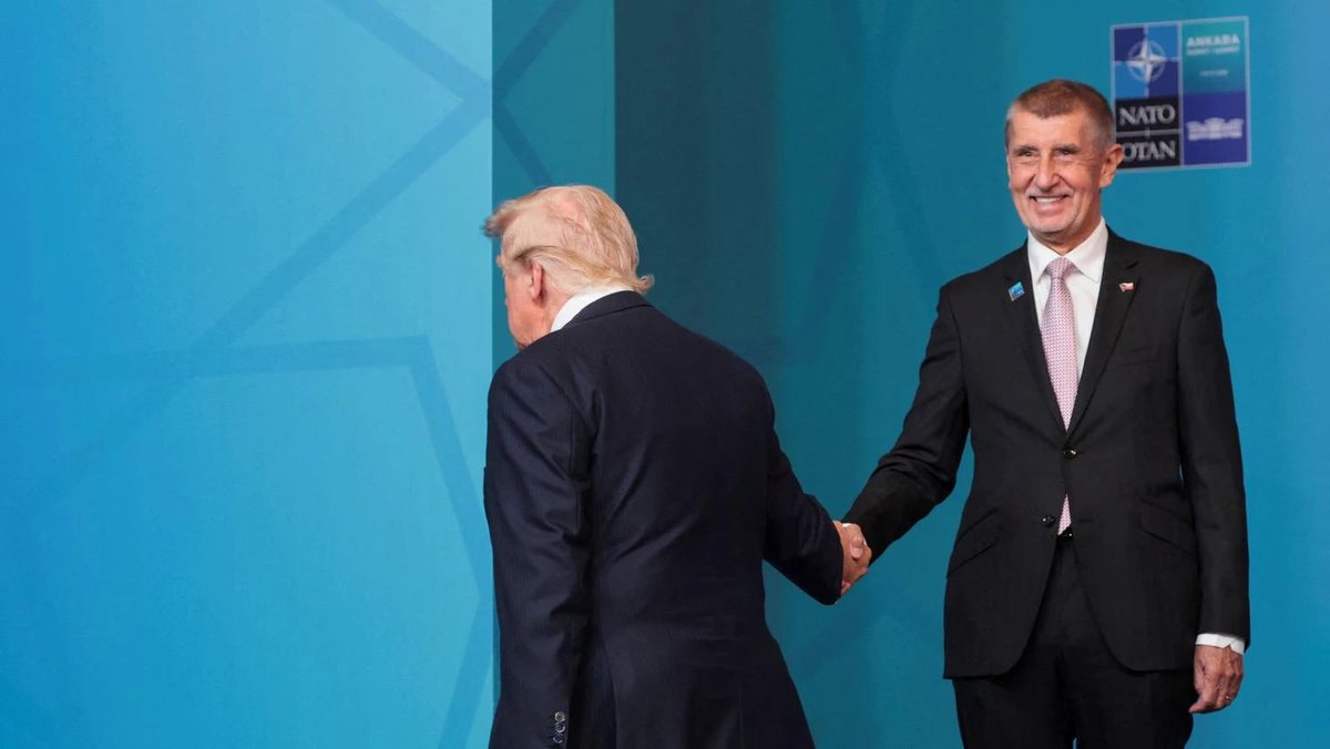 TomSmrek2's tweet photo. Jak příznačné: toho vandráka už nezajímá ani Trump! https://t.co/TyWVhvDzaM