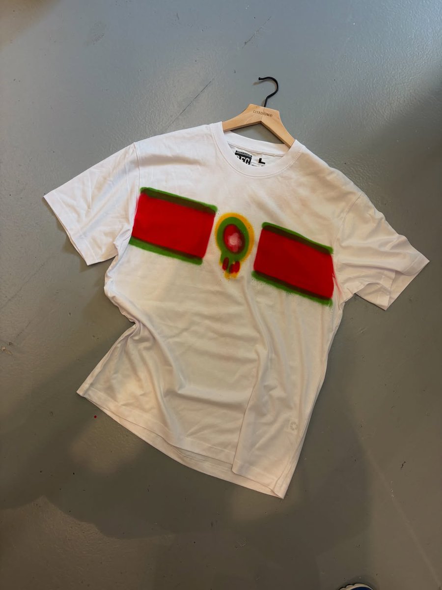 RETROFOOTBALLG4's tweet photo. Je crois qu'il en reste chez Citadium les gars https://t.co/7eKDTG1Ib1