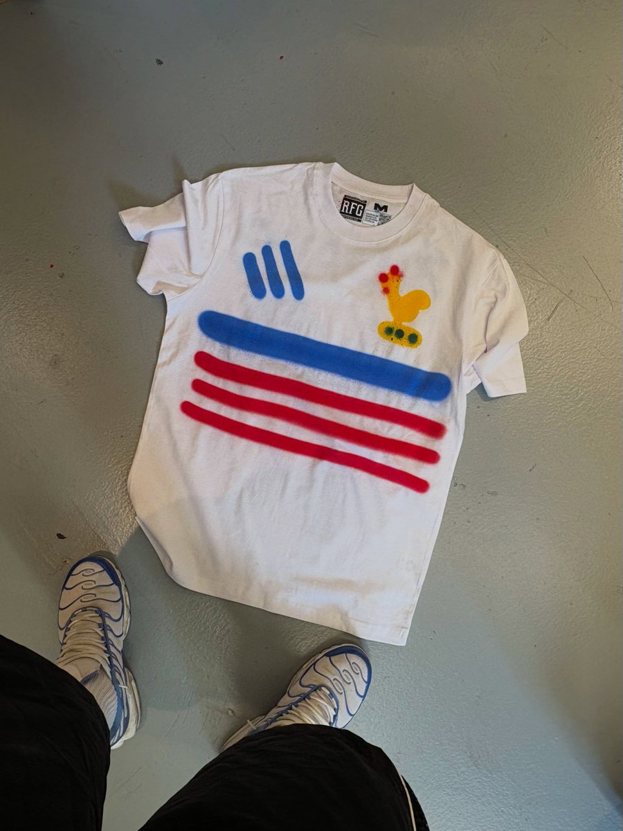 RETROFOOTBALLG4's tweet photo. Je crois qu'il en reste chez Citadium les gars https://t.co/7eKDTG1Ib1