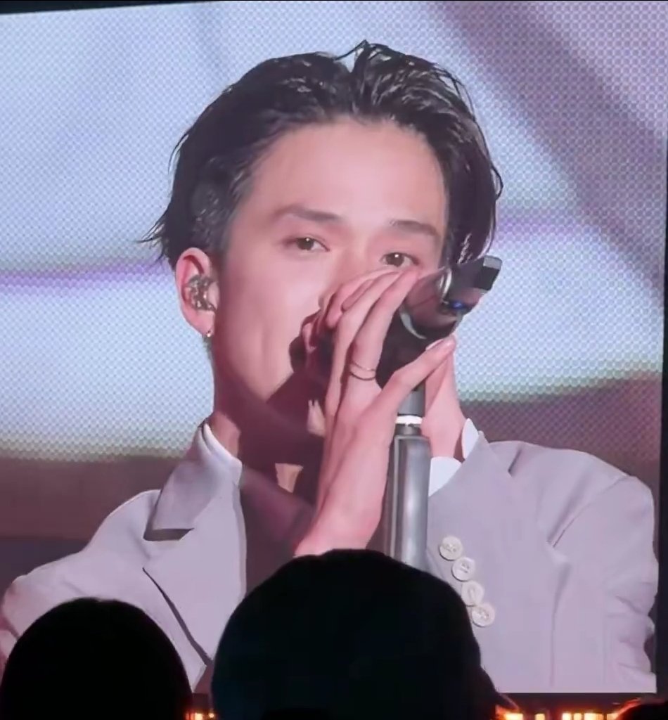 TO_ASAHI20's tweet photo. ที่ไทยมีสิทธิ์ไหมคะ ผมทรงนี้ให้กันได้ไหมคะ😭 https://t.co/CRBLVdVsib