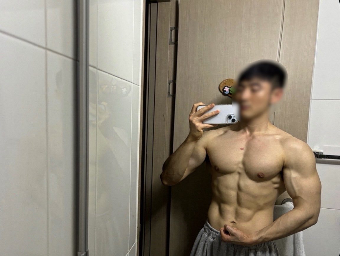 asd123837's tweet photo. 그냥 https://t.co/YuABAsY0O9