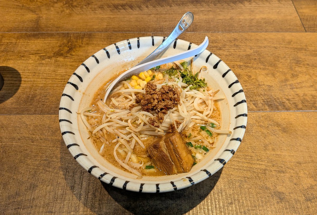misoRAMENyoshio's tweet photo. これは今日食べた #味噌ラーメン
濃厚背脂味噌らーめん(阿佐ヶ谷 大福帳) https://t.co/3JnVZ5zswR