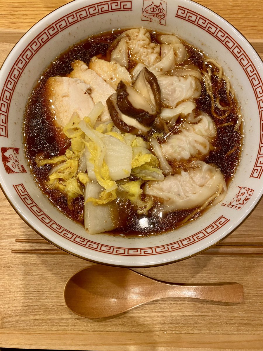 Bell_IdentityV's tweet photo. ママがワンタン麺作ってくれてた🍜 https://t.co/KYpGp8xQcc