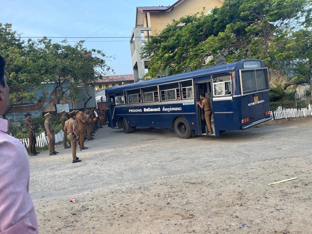TamilGuardian's tweet photo. 🚨 Sri Lanka moves Negombo prisoners to North-East after 26 killed in riot

Sri Lankan authorities transferred more than 100 inmates from Negombo Prison to prison facilities in Jaffna and Batticaloa on Tuesday under heavy security, following deadly violence at the Negombo facility that killed at least 26 people and injured more than 100.

The emergency transfers come after two days of clashes inside Negombo Prison, one of the deadliest prison incidents in Sri Lanka in recent years.