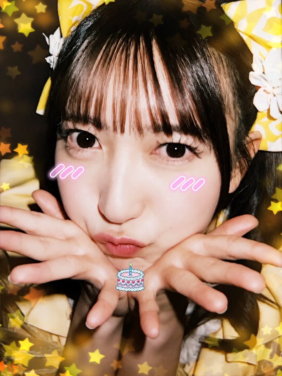 machu_hoppepper's tweet photo. 7/4 リリイベ アリオ橋本

さきなてんからお誕生日ケーキをもらおうと思ったのですが、ポーズの伝達ミスで投げちゅーになったけどちっちゃく置かせてもらいました😆
ろうそくの火を消してるみたいになった😆

#まいにちさきなてん https://t.co/FEp0l1fduX