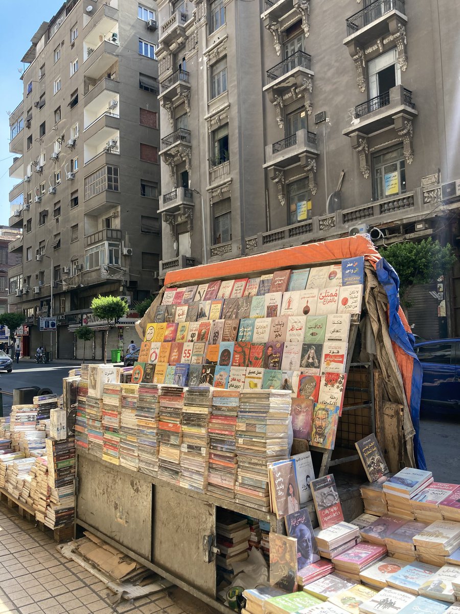 Mariam_diary_'s tweet photo. منطقة وسط البلد في القاهرة معرض كتاب مفتوح طوال العام  

"مدبولي، الشروق، ديوان، تنمية، لينرت ولاندروك، دار المعارف، الأنجلو المصرية، دار حراء، الآداب، الدار المصرية اللبنانية، الهيئة المصرية للكتاب، الكتب خان" 
كل هذه الأسماء مجتمعة في مكان واحد https://t.co/mMDm5Nuo5n