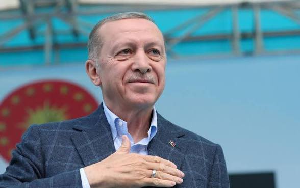 bozkurtunyagmur's tweet photo. Recep Tayyip Erdoğan yeniden Cumhurbaşkanı adayı olsa oy verir misiniz? https://t.co/Rp8RUD6G9S