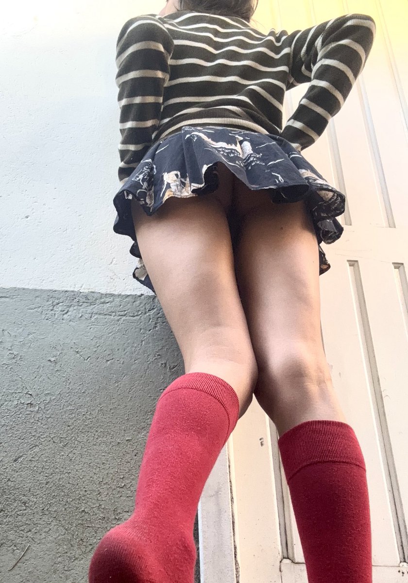 ChucruteB's tweet photo. I woke up horny today, who’s going to show a hot cock in my DM? https://t.co/0FBla7TX3B