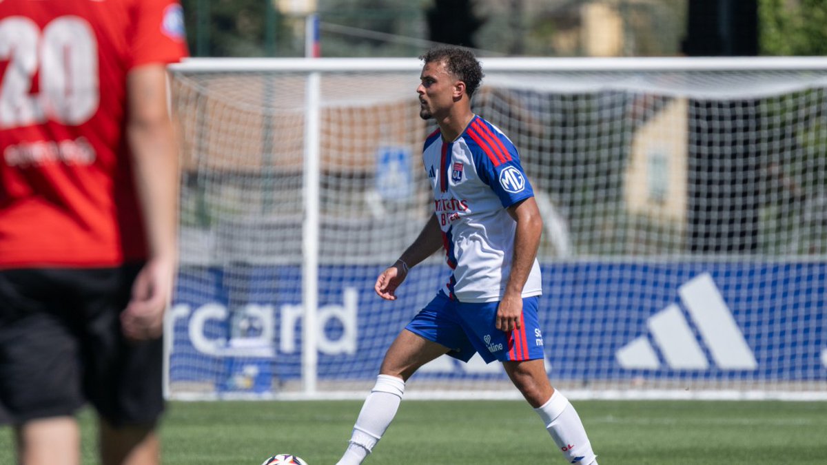 OL__Plus's tweet photo. L'#OL lance sa pré-saison avec une victoire face à #Mâcon
#OLMacon
(Lyon Foot : https://t.co/McwjNRUbuG) https://t.co/MjGVO39uPJ