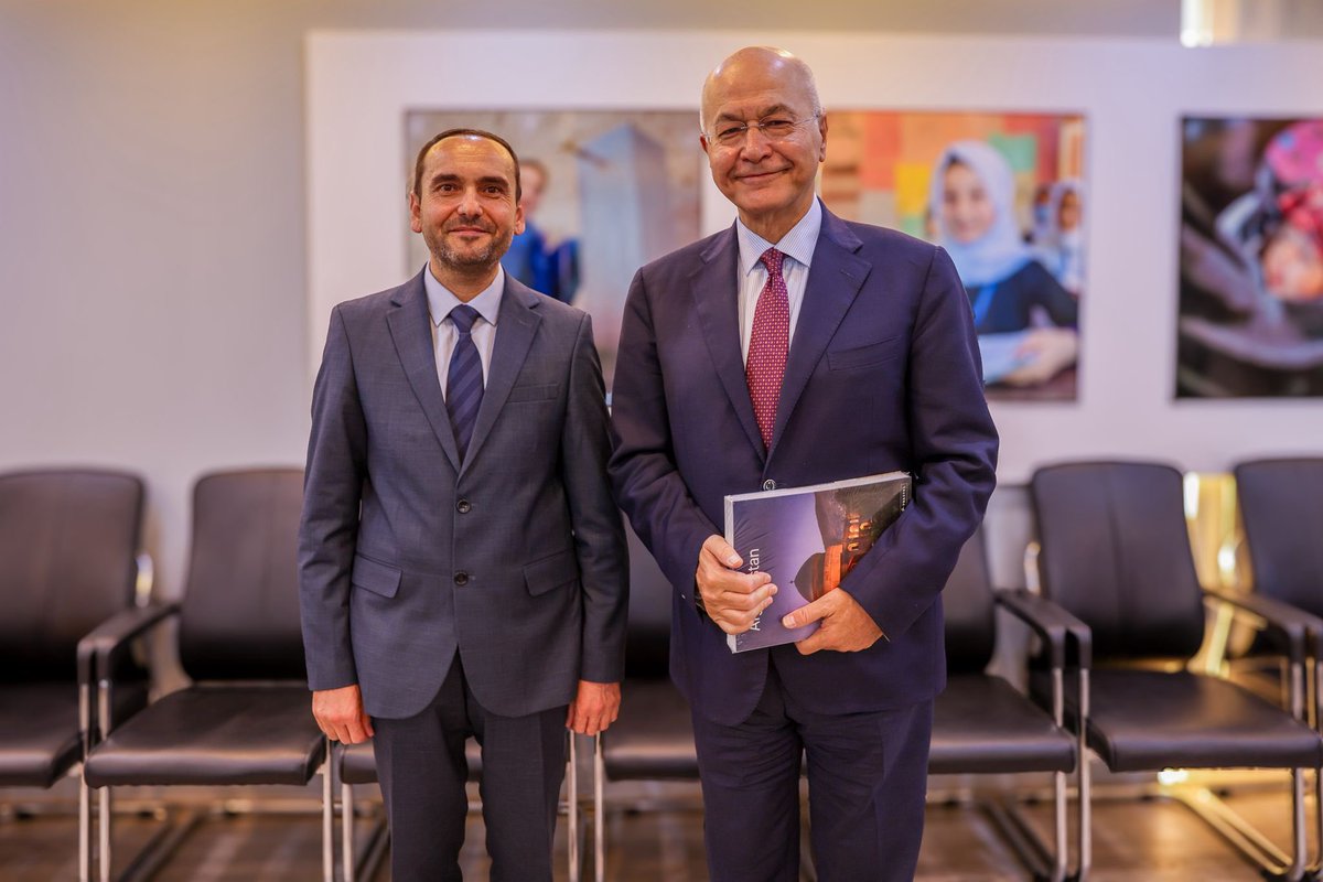 UNHCRAfg's tweet photo. High Commissioner @BarhamSalih spent the day engaging key partners to the returnee response in Kabul, including the media, diplomatic corps, and NGO community. We are grateful for their partnership and shared commitment to working alongside Afghan refugee returnee communities. https://t.co/FT0aR5aMZS