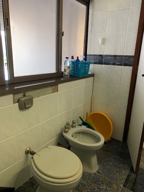 IsabelaSaramago's tweet photo. Reforma de um banheiro residencial.
A composição do uso de madeira clara com o porcelanato transmite um ambiente elegante e atemporal.
Minha autoria.
#DesignInspiration #HomeRenovation #interiordesignmasters https://t.co/iNlYT9g9Cv