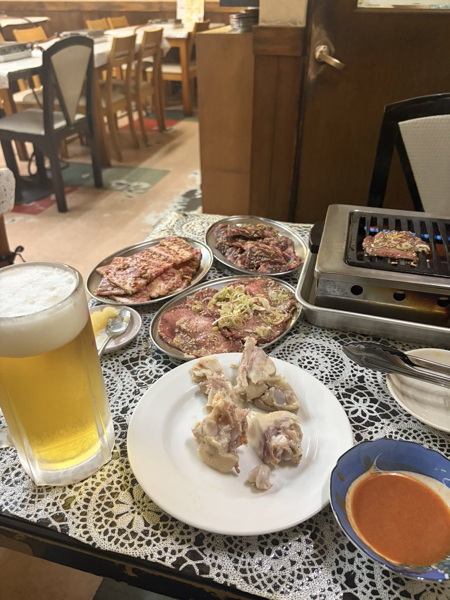 NagaruSizuru's tweet photo. いつも多人数でくる焼肉屋さん！

一人前の量多くない…？
食べ切れるかしら…？
お客さんいなくて貸切状態最高❤️
#居酒屋静流 #エオルゼア飲酒部 https://t.co/3I7CQPI4e3
