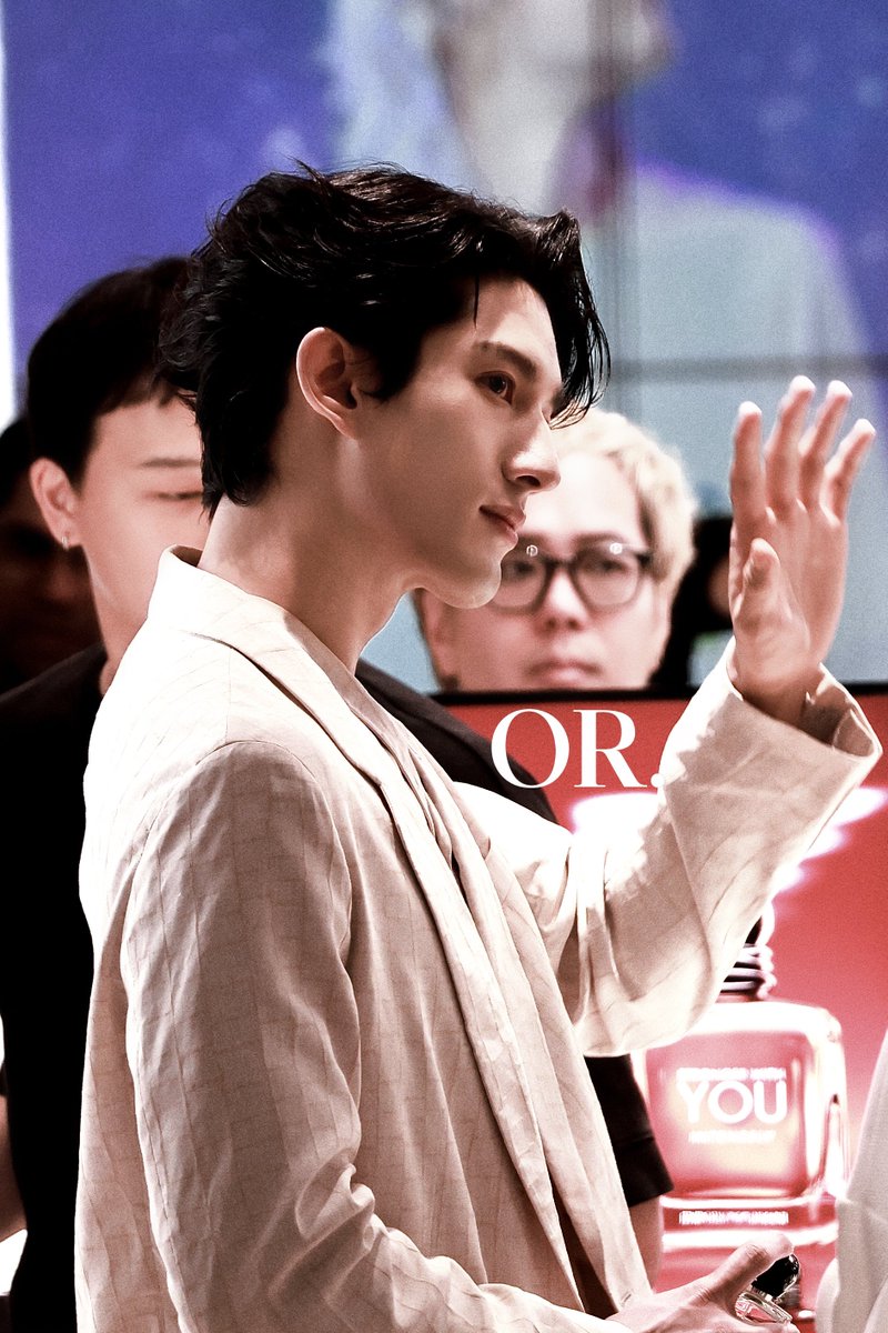 9399_moonsun's tweet photo. ALL SIDES ARE PERFECTION

#AydenSngXArmaniBeauty
#AydenSng
#ArmaniBeauty https://t.co/kGKo77QOeW