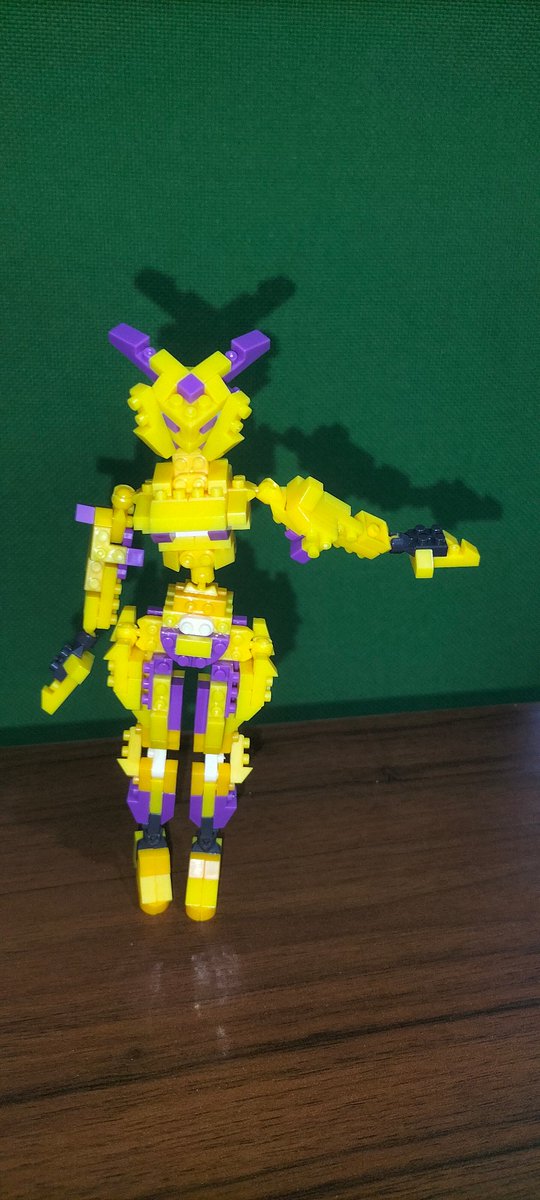 casCard1's tweet photo. Now that I think about it, I should add abdomen or stinger weapon for her, she's based on hornet/wasp after all

#プチブロック #Petitblock https://t.co/s5ggCCPFae
