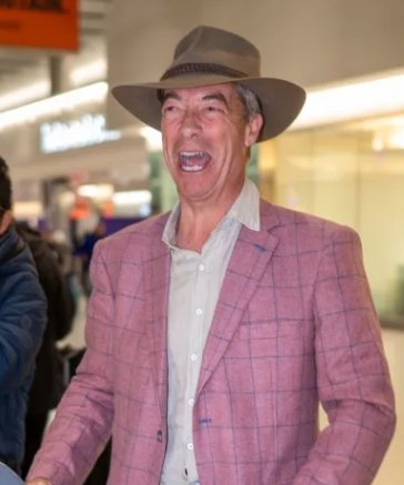 mp_mork's tweet photo. Farage - just like us - just the average bloke you'd see in your local pub, a fighter against the establishment https://t.co/seYtExAivp