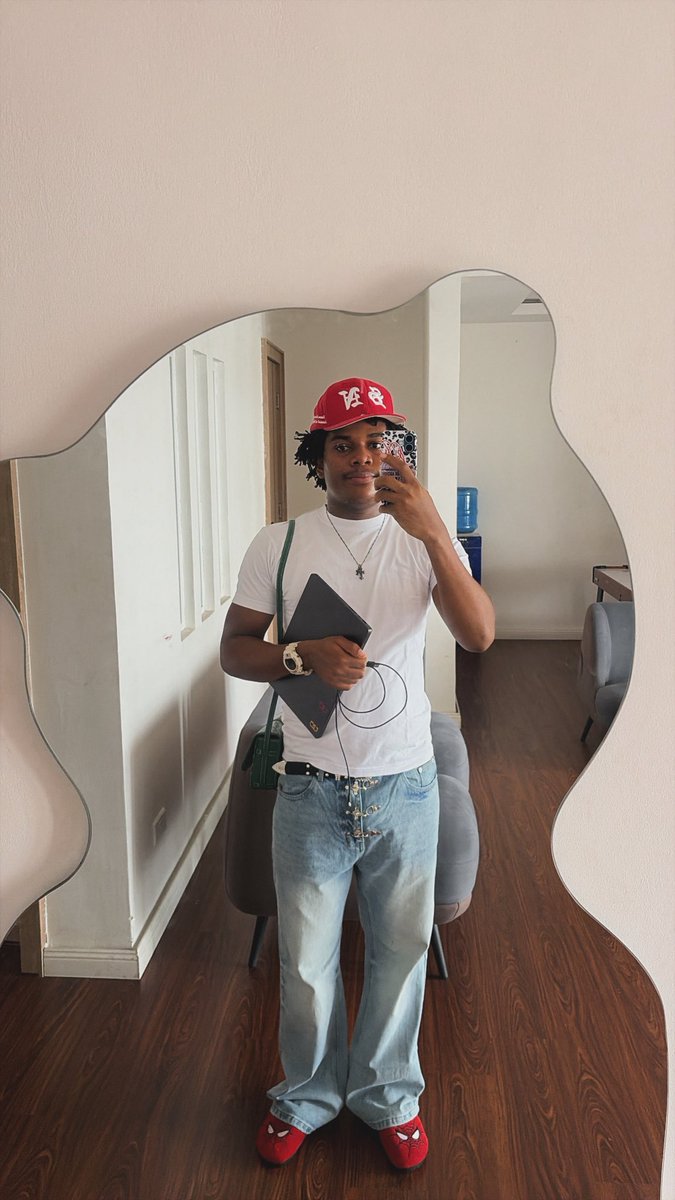 OderaTAC's tweet photo. Long errands day all day today listening to nothing else but unreleased Minz music! https://t.co/bg8HesNlAb