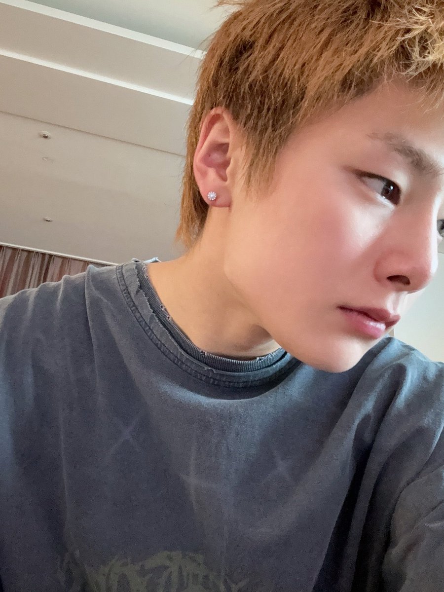top_ayen's tweet photo. prettiest side profile ever <3 https://t.co/QcLaQyeJM1